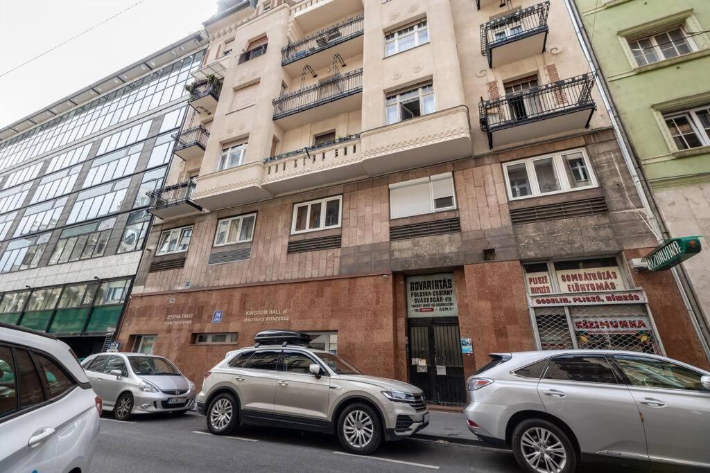 Lovely Little Downtown Next To Subway,metro * Budapest